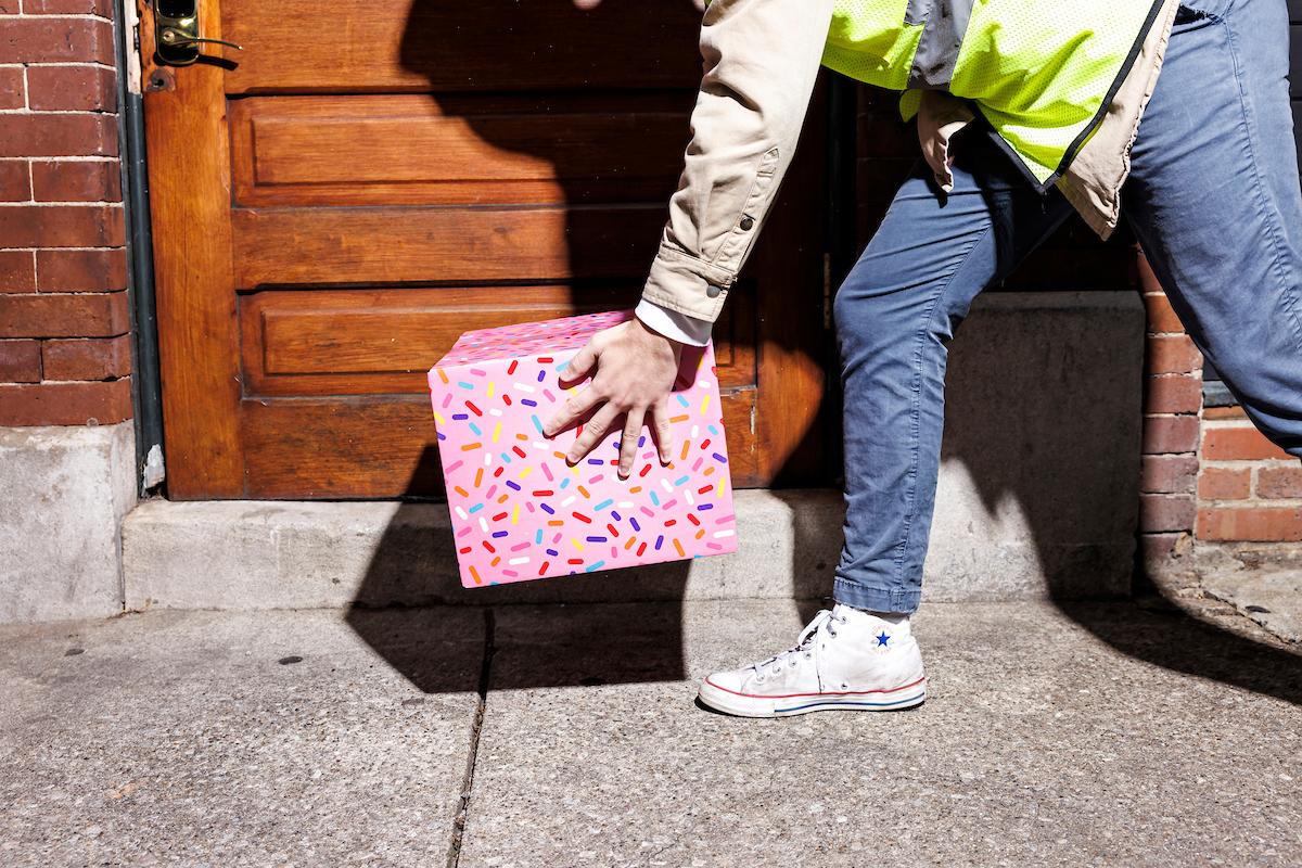 How to use social gifting to turn consumers into super fans Blog Post Main Image