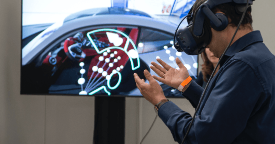 xr-expo-ipDhOQ5gtEk-unsplash 1